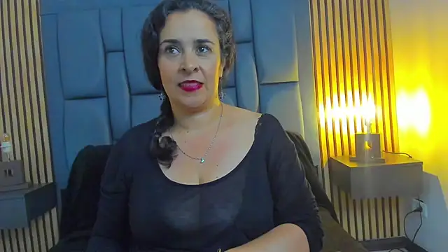Snapshot of Angelic_serenity chatting on March 18, 7:39 pm Angelic serenity online show from March 18, 7:39 pm