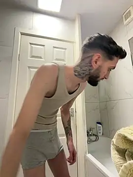 Juliann69Ramiro online show from February 18, 8:05 pm