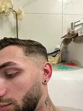 Juliann69Ramiro online show from March 4, 6:03 pm