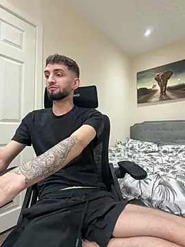 Juliann69Ramiro online show from March 6, 3:30 pm