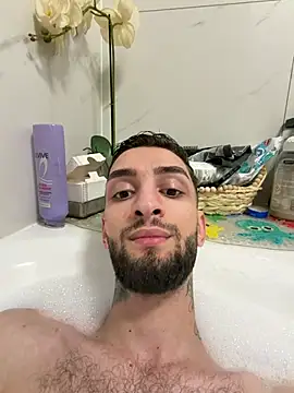 Juliann69Ramiro online show from March 8, 8:45 pm