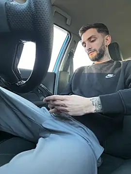 Juliann69Ramiro online show from March 13, 4:57 pm