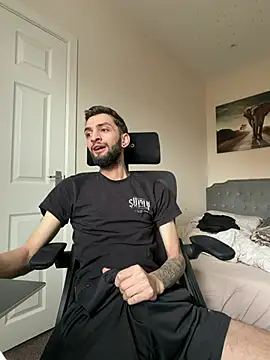 Juliann69Ramiro online show from March 27, 1:11 pm