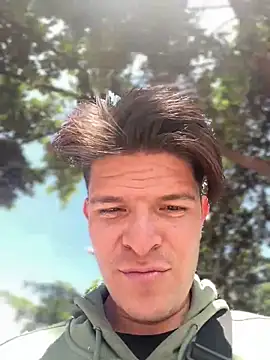 Snapshot of _NickJuniorr chatting on December 15, 3:38 pm NickJuniorr online show from December 15, 3:38 pm