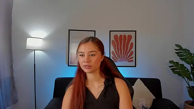 Amelia Saenz  online show from June 12, 7:46 pm