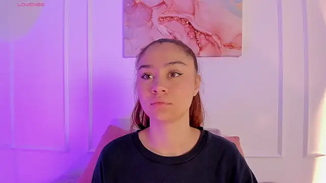 Amelia Saenz  online show from June 14, 11:23 am