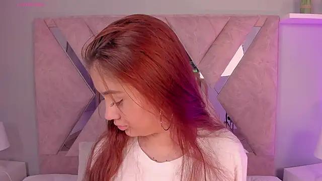 Amelia Saenz  online show from June 15, 7:27 pm