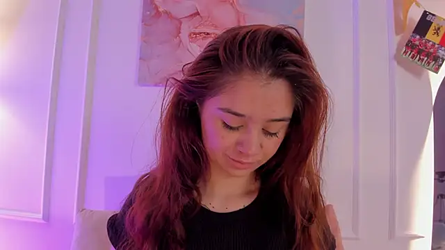 Amelia Saenz  online show from June 21, 11:35 am