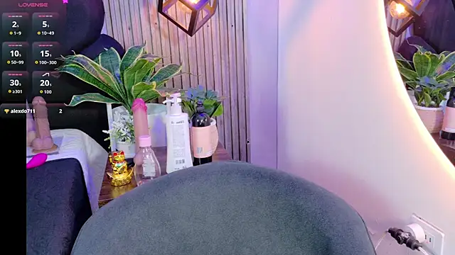 Snapshot of vicky_lopez chatting on May 25, 3:12 am vicky lopez online show from May 25, 3:12 am