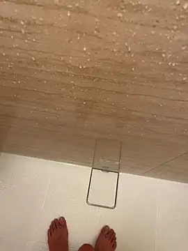 Snapshot of junieel chatting on December 16, 11:26 am junieel online show from December 16, 11:26 am