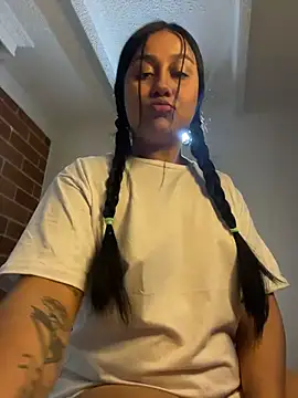 Snapshot of Nova_hotXXX chatting on December 17, 1:22 am Nova hotXXX online show from December 17, 1:22 am