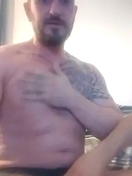 Snapshot of Tonybp84 chatting on December 15, 8:18 am Tonybp84 online show from December 15, 8:18 am