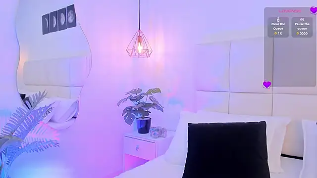  Stephany lee online show from April 24, 5:43 am