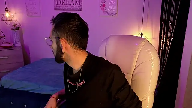 annie and ryan online show from January 18, 3:54 am