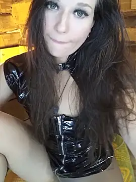 Snapshot of Darina1991 chatting on April 14, 9:10 pm Darina1991 online show from April 14, 9:10 pm
