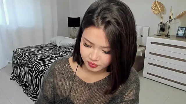 Brunette Charm online show from February 10, 11:25 am