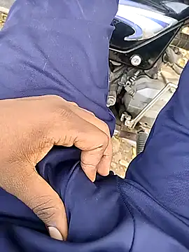 Snapshot of loki-king-143 chatting on December 16, 9:03 am loki-king-143 online show from December 16, 9:03 am