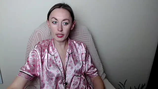 LiaSeass  online show from February 25, 12:04 pm