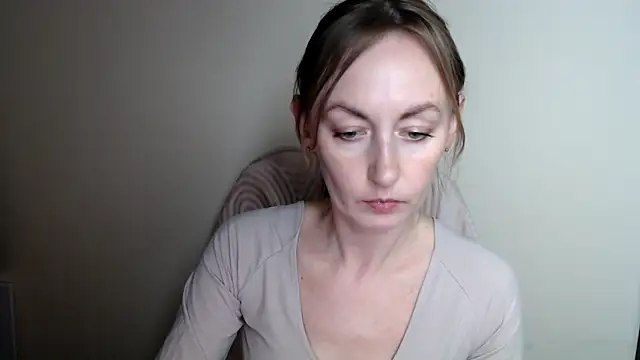 Snapshot of LiaSeass_ chatting on June 6, 12:43 pm LiaSeass online show from June 6, 12:43 pm