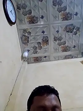 Snapshot of SHARIF12123 chatting on December 17, 12:44 pm SHARIF12123 online show from December 17, 12:44 pm