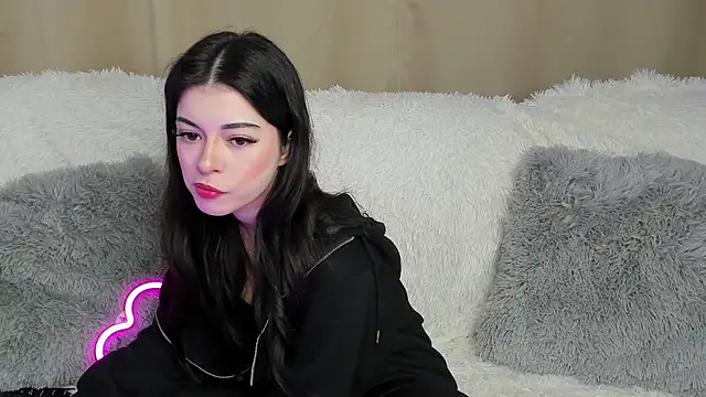 Snapshot of LisaColee chatting on June 6, 8:13 pm LisaColee online show from June 6, 8:13 pm