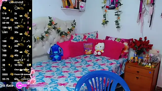 Snapshot of golden_girl01 chatting on December 3, 7:34 pm golden girl01 online show from December 3, 7:34 pm