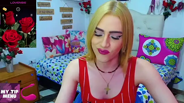 Snapshot of golden_girl01 chatting on March 9, 6:01 pm golden girl01 online show from March 9, 6:01 pm