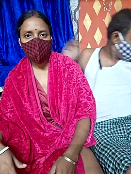 Snapshot of Mr-Mrs-couple chatting on December 16, 6:46 pm Mr-Mrs-couple online show from December 16, 6:46 pm