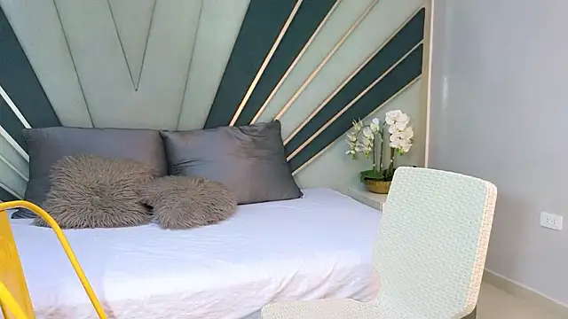 DulceeEsmeralda online show from March 17, 2:53 pm