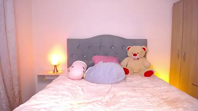 Kitten Riot online show from February 24, 1:03 am