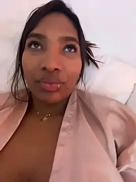 Snapshot of channelportman chatting on December 17, 5:24 am channelportman online show from December 17, 5:24 am