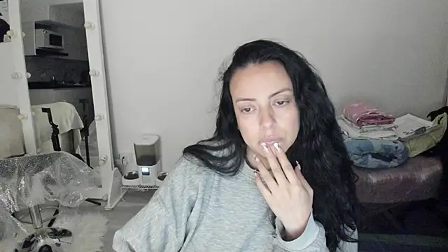 antonellablake  online show from April 28, 4:06 am
