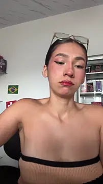 lunaluxury22 online show from June 25, 1:15 pm