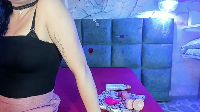 Victoria01  online show from February 17, 3:03 am