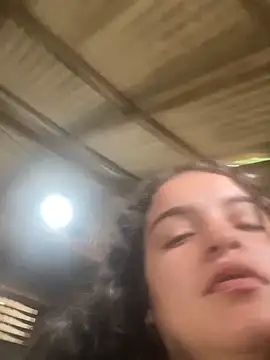 Snapshot of Maduzinha_ofc chatting on December 15, 1:37 pm Maduzinha ofc online show from December 15, 1:37 pm