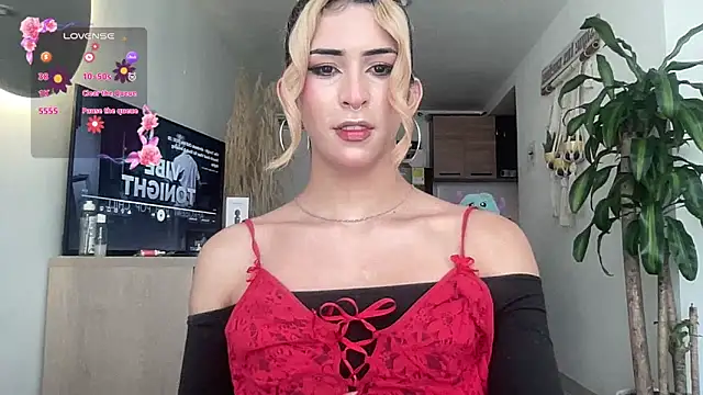 Snapshot of isa_fox_23 chatting on March 29, 1:11 pm isa fox 23 online show from March 29, 1:11 pm