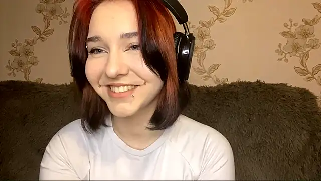 EmilyVeiro online show from February 13, 5:31 pm