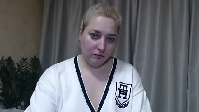 sweetpussy13 online show from March 26, 7:03 am
