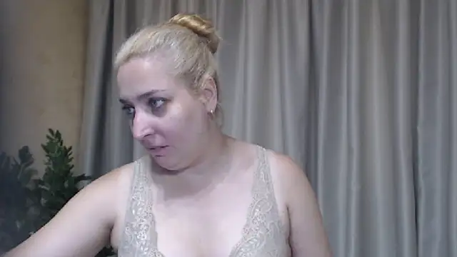 sweetpussy13 online show from July 28, 7:37 am