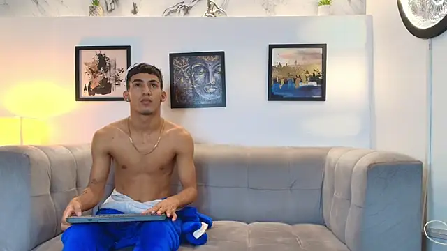 DIAMOND BLACKS online show from February 7, 7:23 am