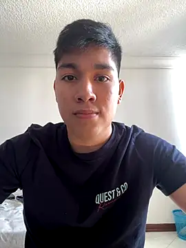 Snapshot of Rogerdn chatting on December 15, 6:45 pm Rogerdn online show from December 15, 6:45 pm