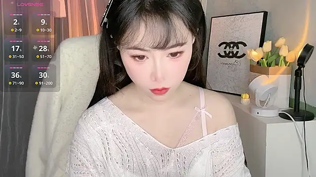 Snapshot of Anna25899 chatting on December 16, 5:23 am Anna25899 online show from December 16, 5:23 am