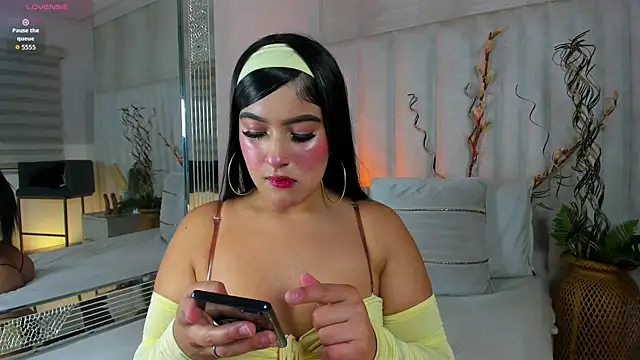 im ariana  online show from July 29, 8:29 pm