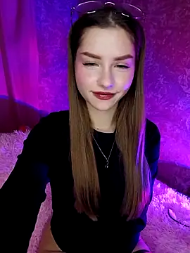 BitterPeach online show from February 8, 8:34 pm