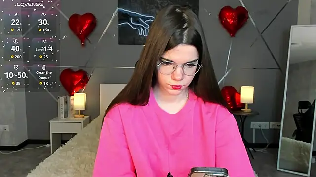 miss  evelyne online show from February 12, 1:00 am