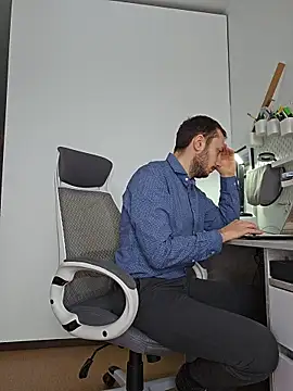 Lovebackground online show from January 15, 9:25 am