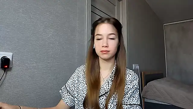 Snapshot of JiDzubak chatting on December 18, 1:22 am JiDzubak online show from December 18, 1:22 am