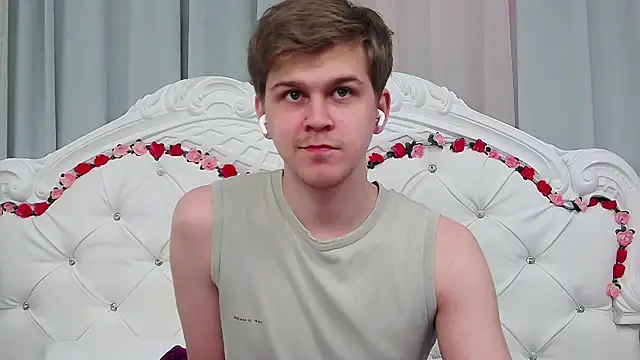 NickJohnas online show from April 11, 6:45 pm