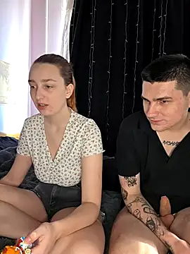 Snapshot of FoxyToxy chatting on December 15, 2:38 am FoxyToxy online show from December 15, 2:38 am