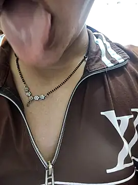 Wanii32 online show from April 25, 4:37 am